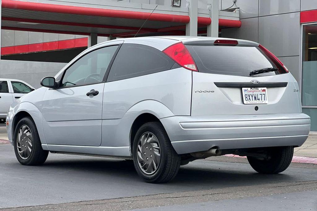 used 2005 Ford Focus car, priced at $4,999