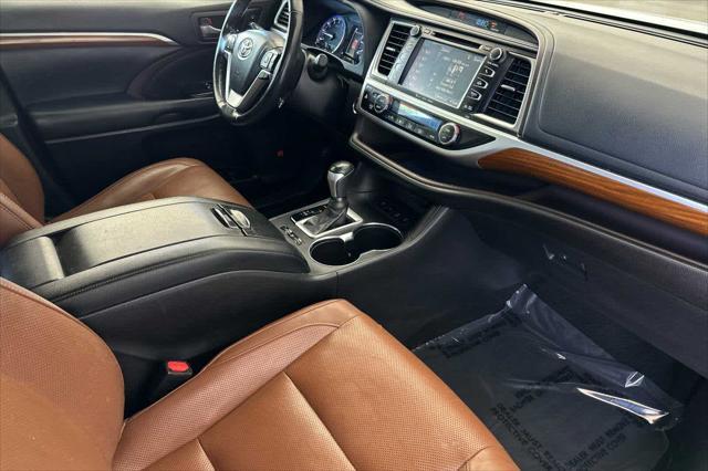 used 2019 Toyota Highlander car, priced at $29,977