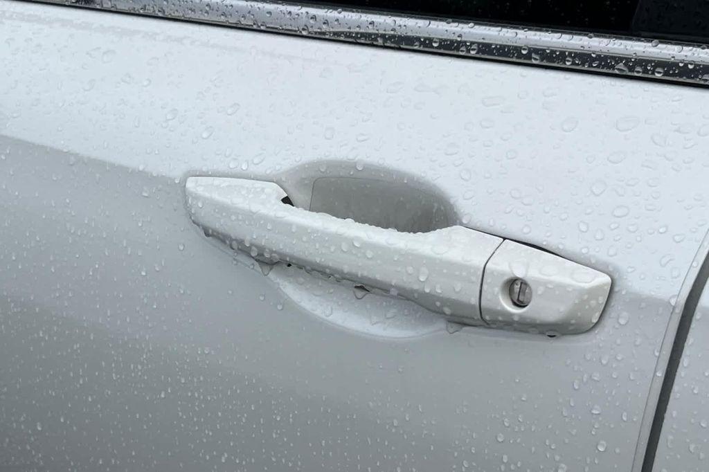 used 2022 Honda CR-V Hybrid car, priced at $30,977