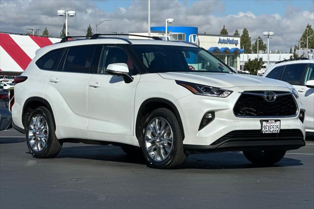 used 2023 Toyota Highlander car, priced at $39,977