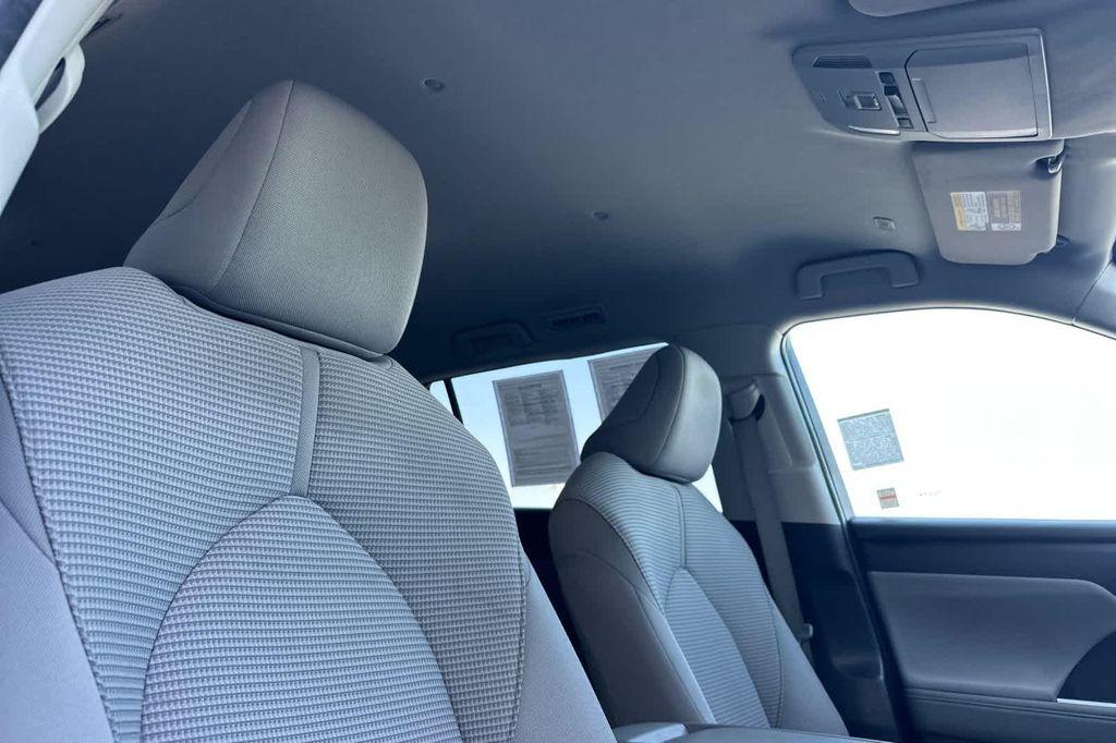 used 2023 Toyota Highlander car, priced at $29,977