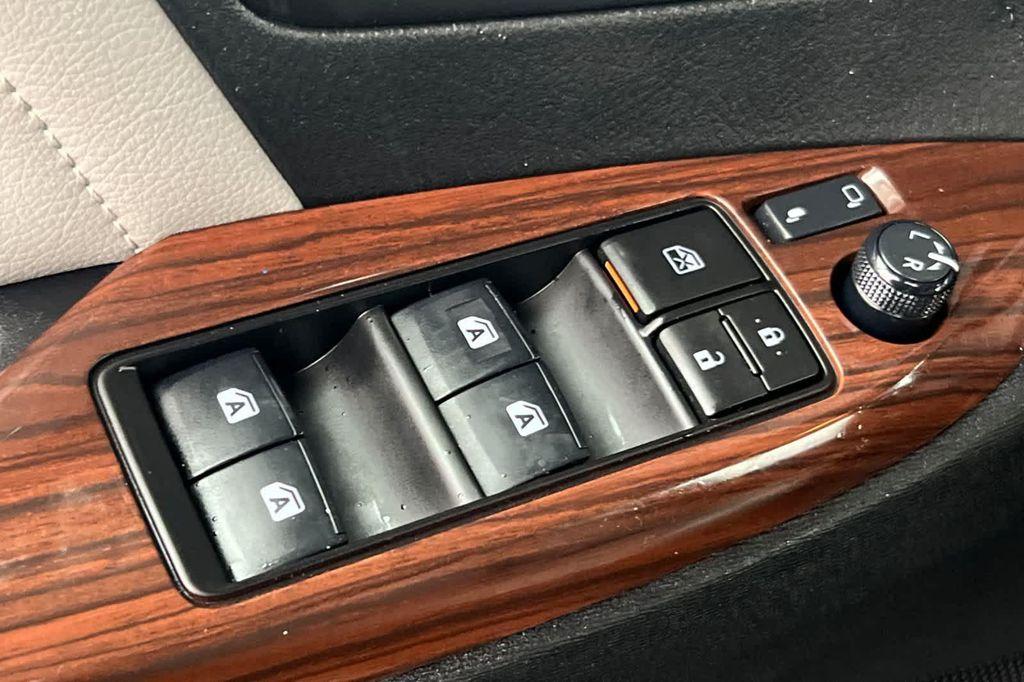 used 2019 Toyota Sienna car, priced at $32,477