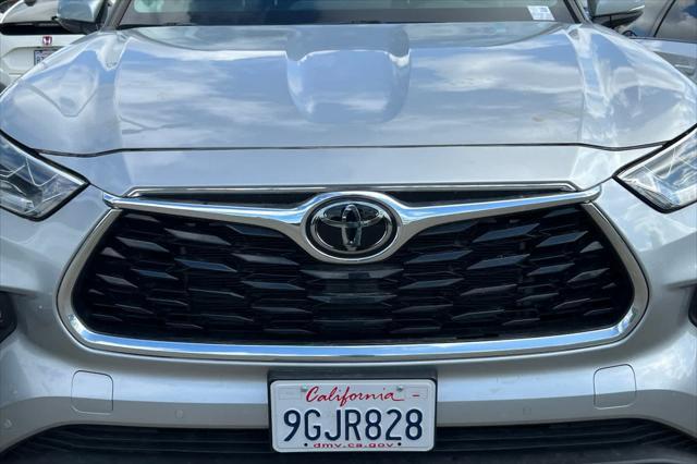 used 2023 Toyota Highlander car, priced at $46,999