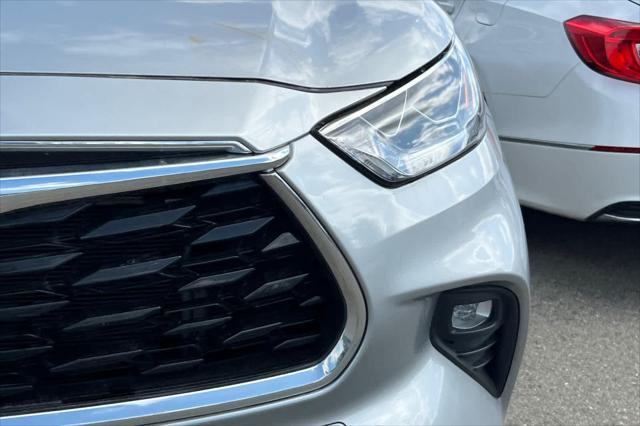 used 2023 Toyota Highlander car, priced at $46,999