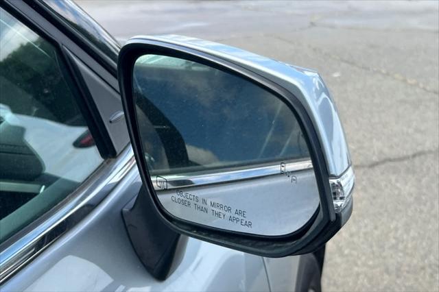 used 2023 Toyota Highlander car, priced at $46,999