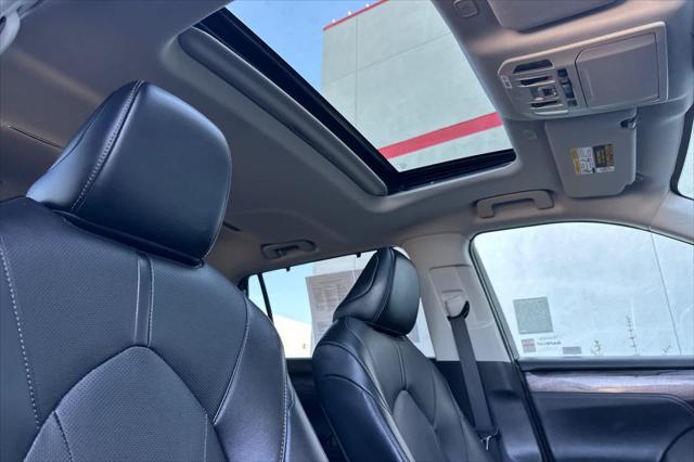 used 2023 Toyota Highlander car, priced at $42,977