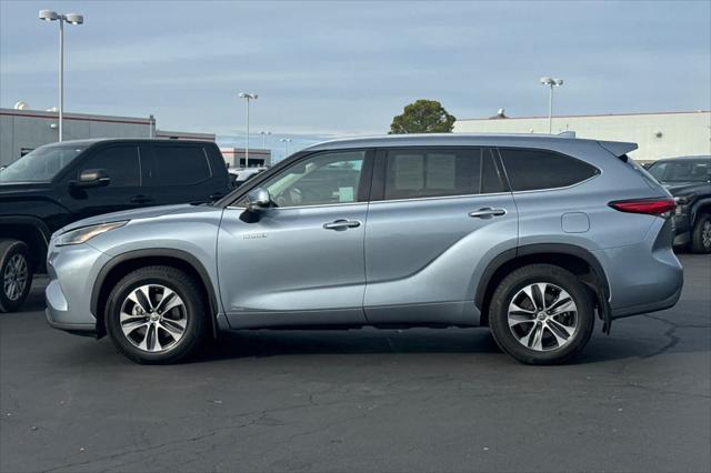 used 2021 Toyota Highlander Hybrid car, priced at $32,999