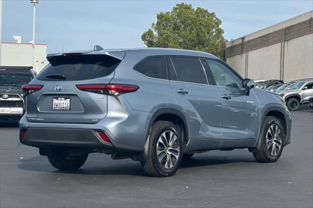 used 2021 Toyota Highlander Hybrid car, priced at $32,999