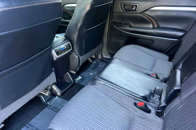 used 2014 Toyota Highlander car, priced at $13,977