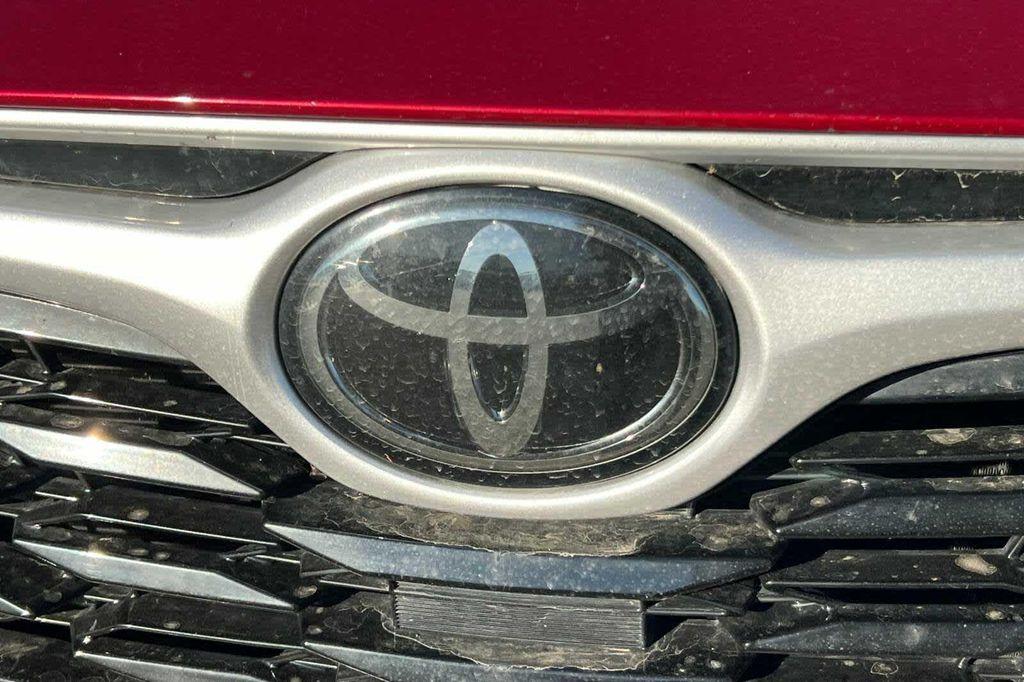 used 2020 Toyota Highlander car, priced at $24,977