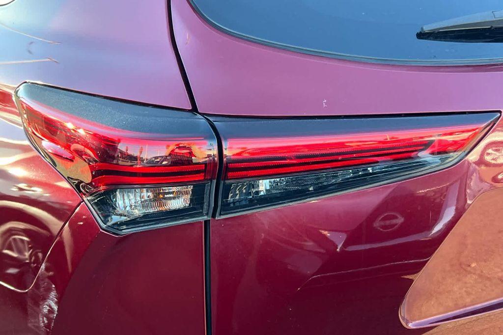 used 2020 Toyota Highlander car, priced at $24,977