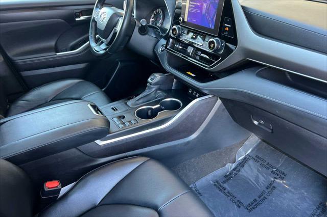 used 2023 Toyota Highlander car, priced at $37,977