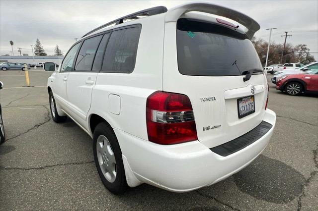 used 2004 Toyota Highlander car, priced at $7,999