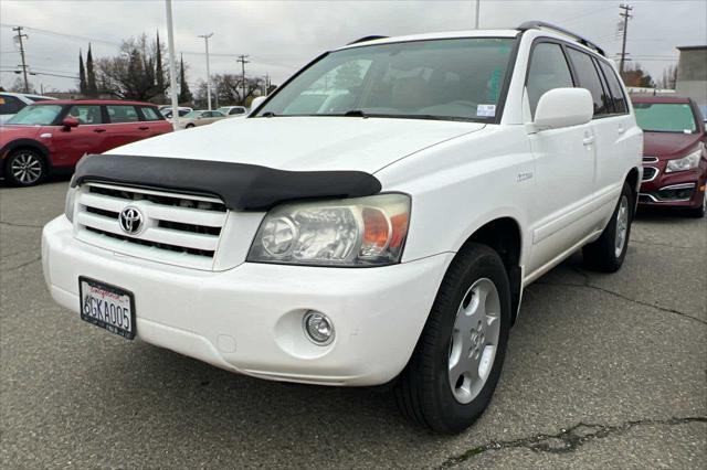 used 2004 Toyota Highlander car, priced at $7,999