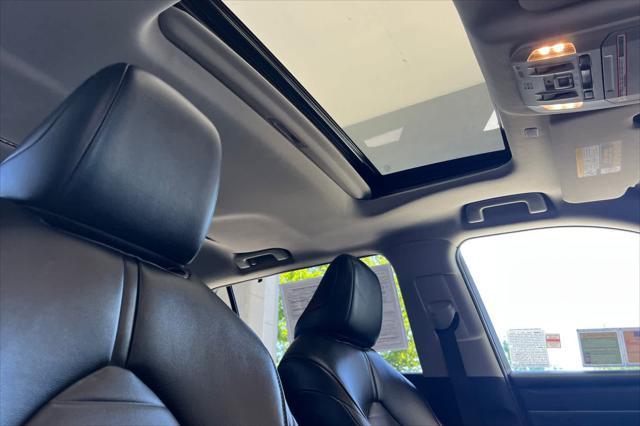 used 2022 Toyota Highlander Hybrid car, priced at $27,999