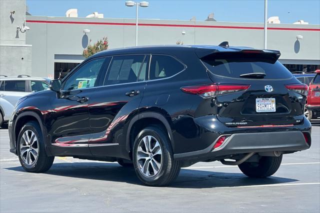 used 2022 Toyota Highlander Hybrid car, priced at $27,999