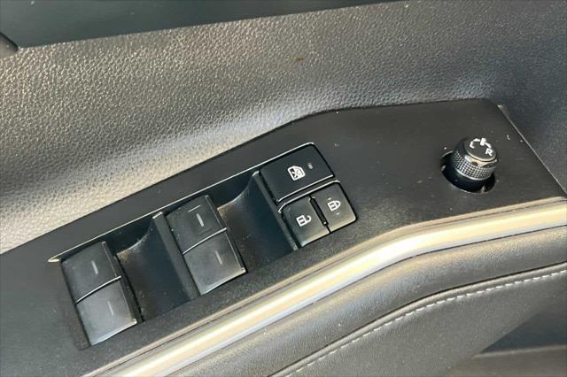 used 2022 Toyota Highlander Hybrid car, priced at $27,999