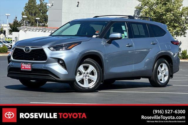 used 2022 Toyota Highlander car, priced at $36,999