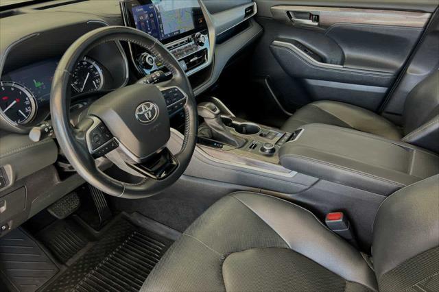 used 2021 Toyota Highlander car, priced at $36,977