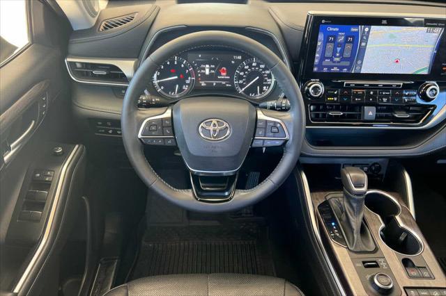 used 2021 Toyota Highlander car, priced at $40,977