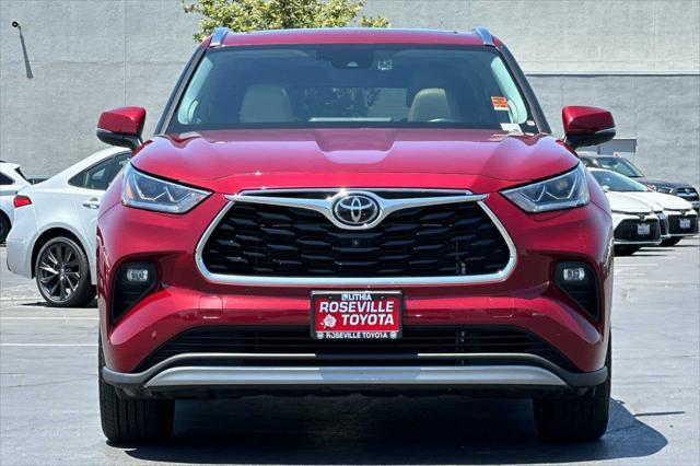 used 2022 Toyota Highlander car, priced at $44,999