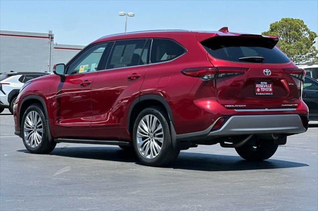 used 2022 Toyota Highlander car, priced at $44,999