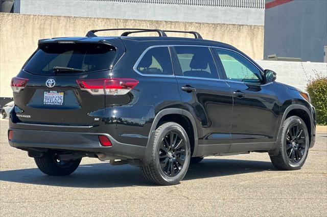 used 2019 Toyota Highlander car, priced at $27,999