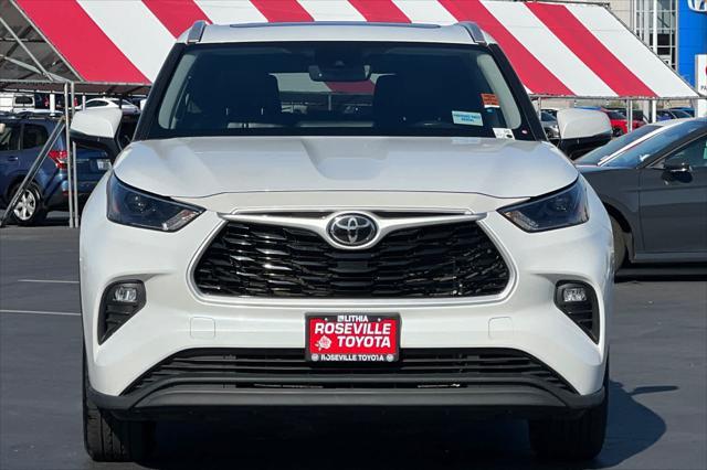 used 2022 Toyota Highlander car, priced at $35,977