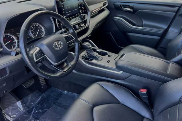 used 2022 Toyota Highlander car, priced at $34,977