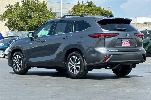 used 2021 Toyota Highlander Hybrid car, priced at $31,999