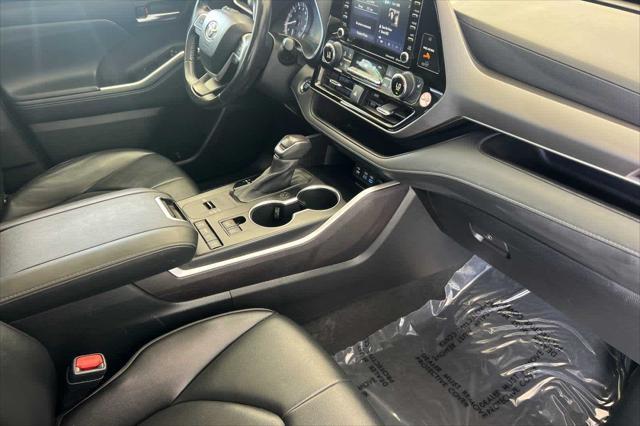 used 2022 Toyota Highlander car, priced at $32,977
