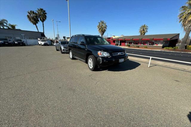 used 2006 Toyota Highlander Hybrid car, priced at $7,999