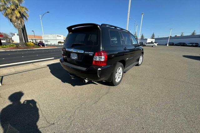 used 2006 Toyota Highlander Hybrid car, priced at $7,999