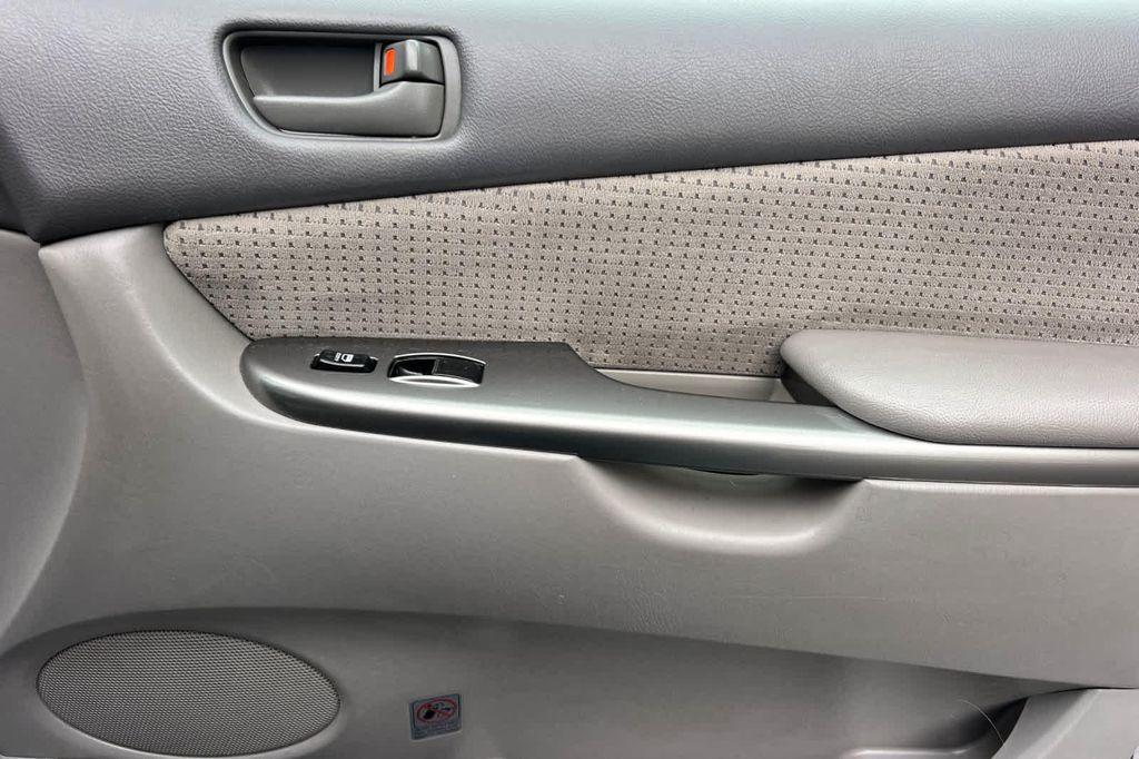 used 2007 Toyota Sienna car, priced at $9,999