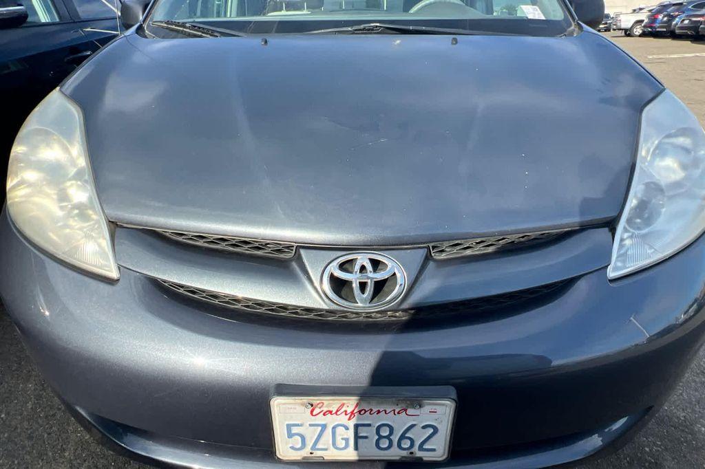 used 2007 Toyota Sienna car, priced at $9,999
