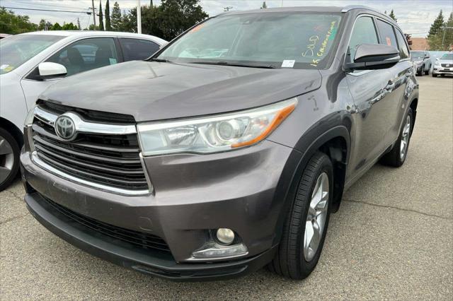 used 2015 Toyota Highlander car, priced at $18,999