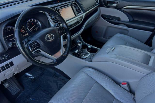 used 2015 Toyota Highlander car, priced at $15,977