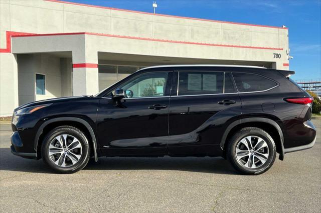 used 2022 Toyota Highlander Hybrid car, priced at $34,999