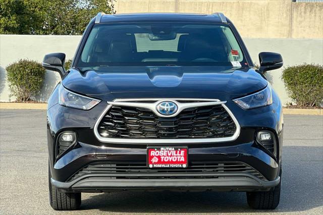 used 2022 Toyota Highlander Hybrid car, priced at $34,999