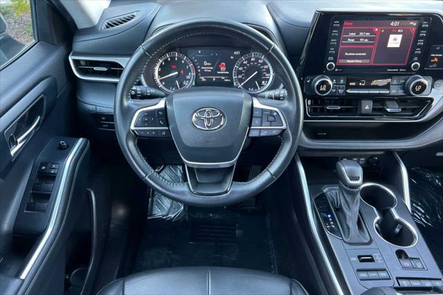 used 2022 Toyota Highlander car, priced at $34,977