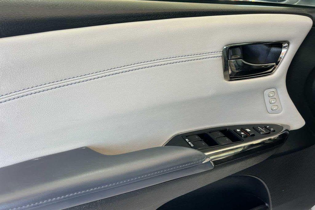 used 2013 Toyota Avalon Hybrid car, priced at $9,977