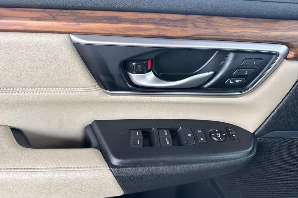 used 2020 Honda CR-V car, priced at $27,977