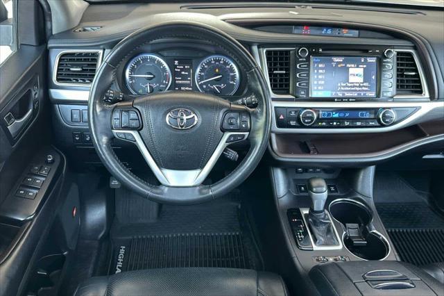 used 2019 Toyota Highlander car, priced at $34,999