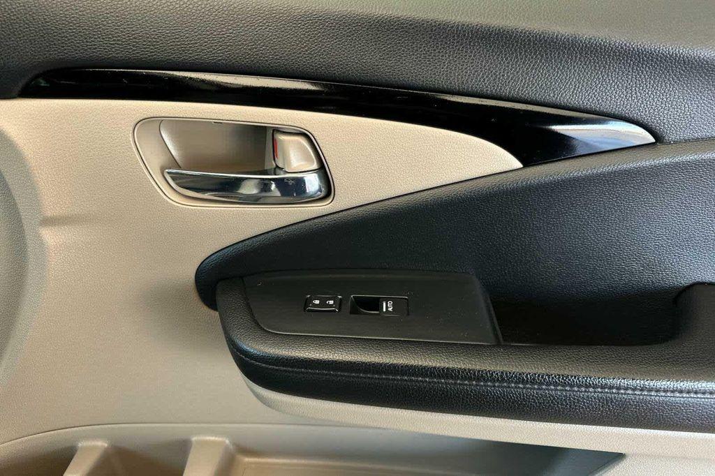 used 2022 Honda Pilot car, priced at $31,977