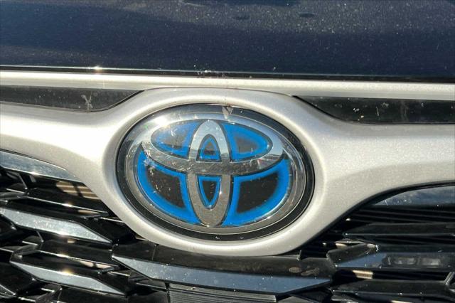 used 2021 Toyota Highlander Hybrid car, priced at $31,999