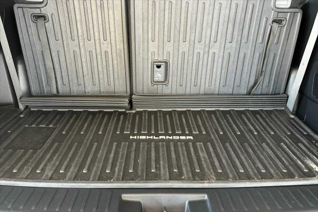 used 2022 Toyota Highlander car, priced at $37,977