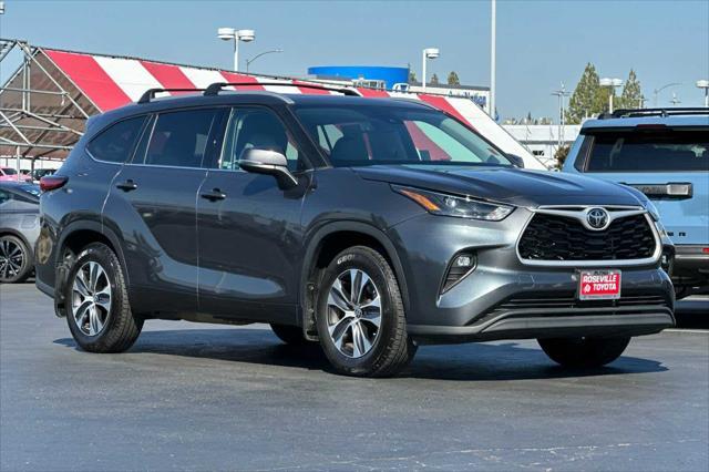 used 2022 Toyota Highlander car, priced at $37,977