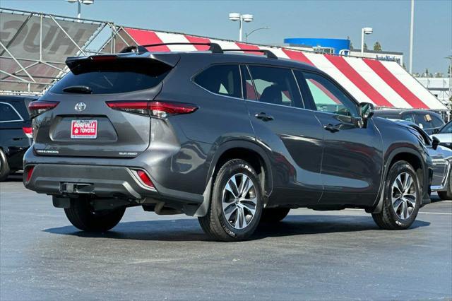 used 2022 Toyota Highlander car, priced at $37,977