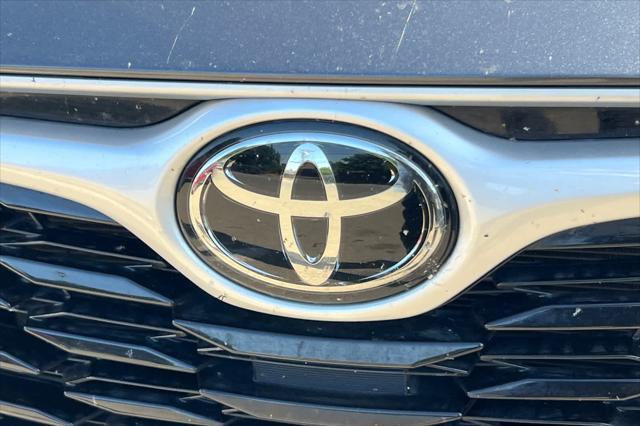 used 2022 Toyota Highlander car, priced at $39,999