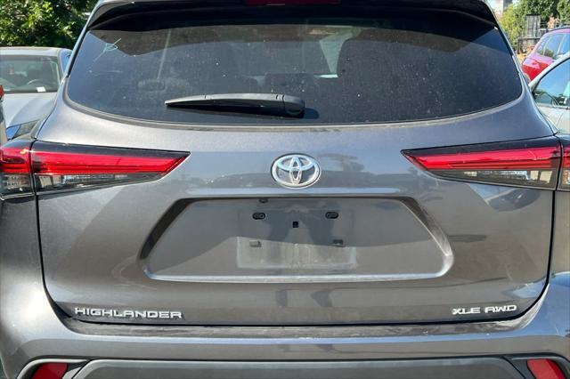 used 2022 Toyota Highlander car, priced at $39,999